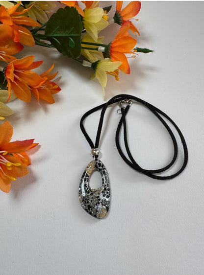 Ovalina -  Handmade Polymer Clay Necklace