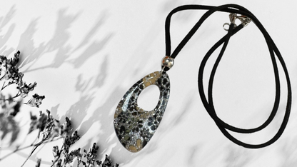 Ovalina -  Handmade Polymer Clay Necklace